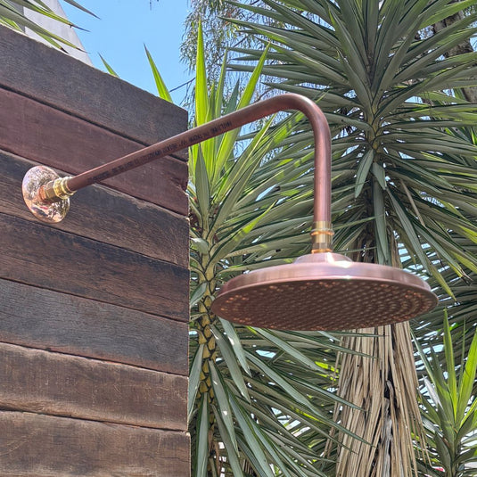 Bilinga outdoor shower kit with copper plate