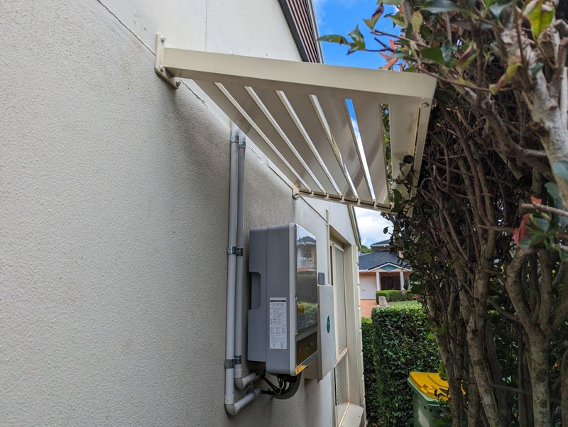 Load image into Gallery viewer, Classic cream tilt bracket awning slat