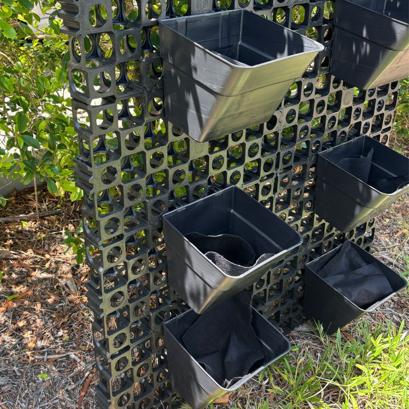 Load image into Gallery viewer, DIY Vertical Garden Kit - 52mm wall liner (960mm x 1040mm) + 6 Pots