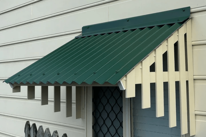 Load image into Gallery viewer, Heritage Colorbond Window Hood