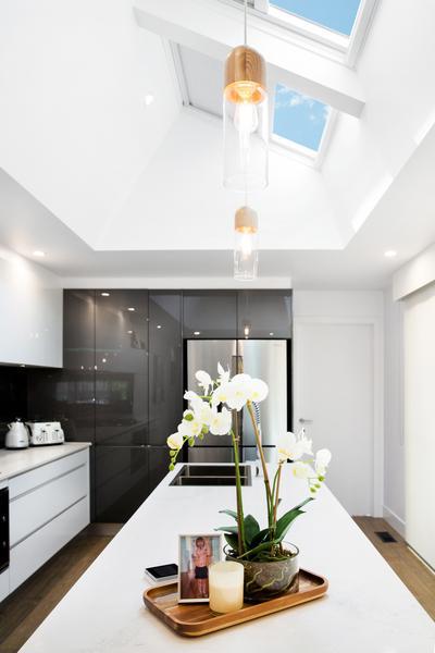 Load image into Gallery viewer, VELUX VS Manual Opening Skylight - VEL-VS2004 C01 - Eco Sustainable House