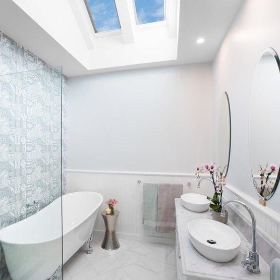 Load image into Gallery viewer, VELUX VSE Electrical Opening Skylight - VSE-VSE2004 C01 - Eco Sustainable House