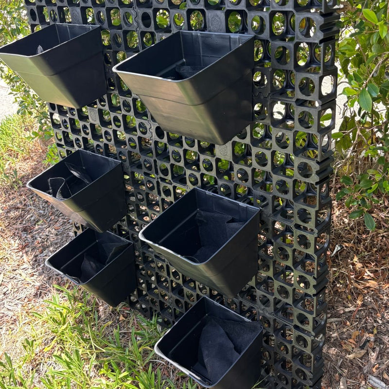 Load image into Gallery viewer, DIY Vertical Garden Kit - 52mm wall liner (960mm x 1040mm) + 6 x 4.4 litre hanging pots
