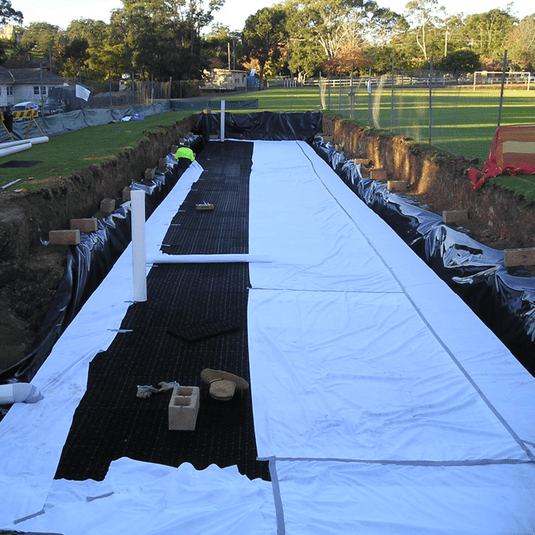 Underground tank covered with geofabric