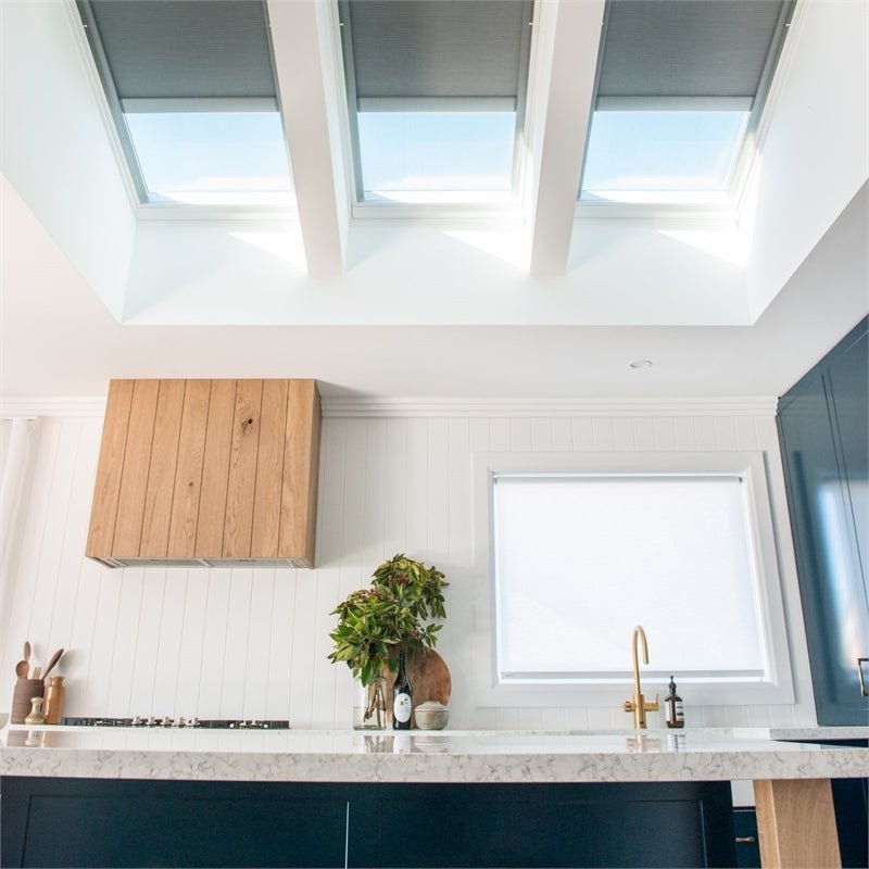 Load image into Gallery viewer, VELUX VCS Solar Powered Skylight (Flat Roof) - VEL-VCS 2222 - Eco Sustainable House
