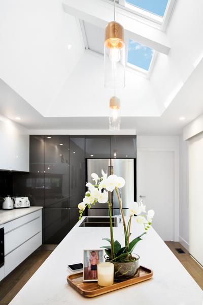 Load image into Gallery viewer, VELUX VS Manual Opening Skylight - VEL-VS2004 C01 - Eco Sustainable House
